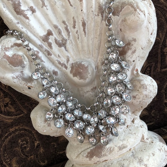 Jewelry - Gorgeous Bling Statement Necklace